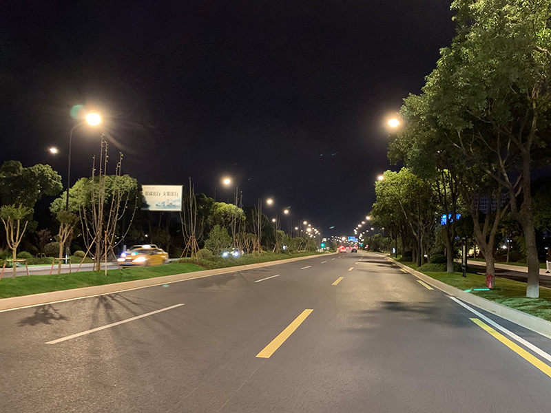 道路照明,如何選擇,高（gāo）效環保設（shè）備,照明設備（bèi）
